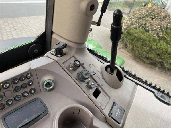 Трактор  John Deere 6140R (2015)