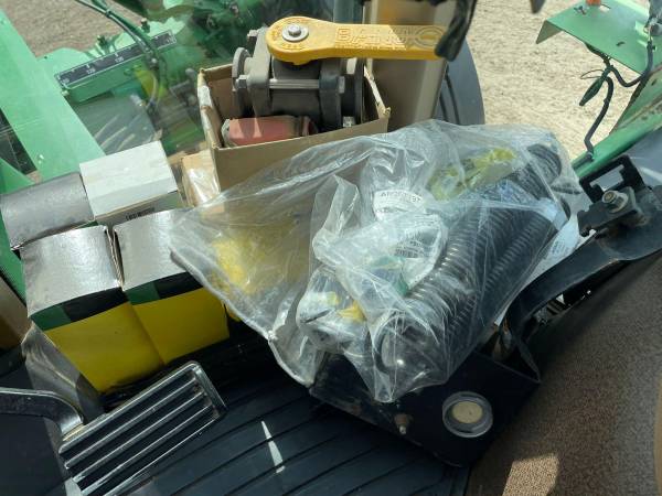 Самохідний обприскувач John Deere 4730 (2011)