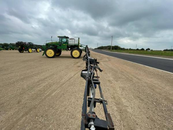 Самохідний обприскувач John Deere 4730 (2011)