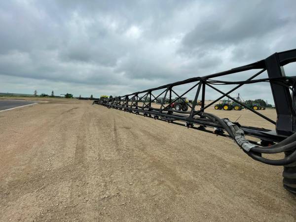 Самохідний обприскувач John Deere 4730 (2011)