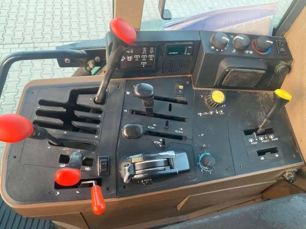 Трактор John Deere 6600 (1996)