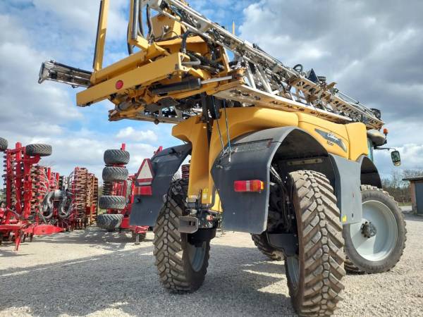 Самохідний обприскувач Challenger Rogator 655 B (2017)