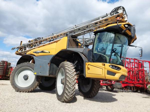 Самохідний обприскувач Challenger Rogator 655 B (2017)