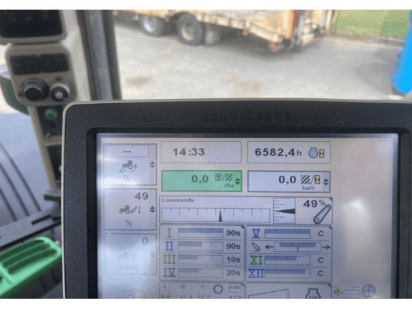  Трактор John Deere 7230R (2013)