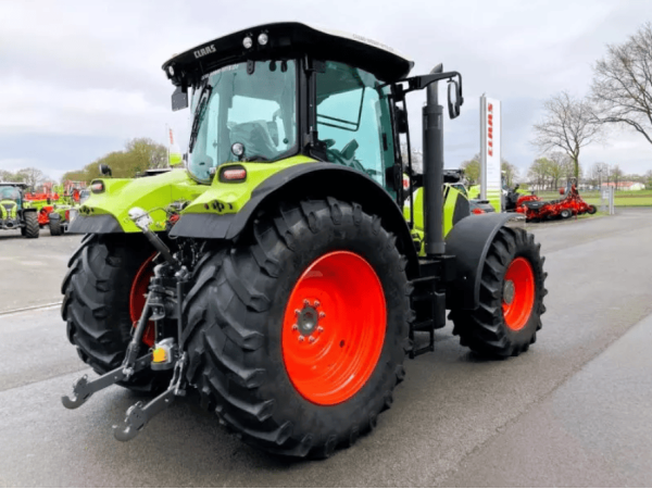 Трактор Claas ARION 650 (2015)
