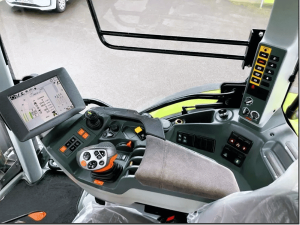 Трактор Claas ARION 650 (2015)