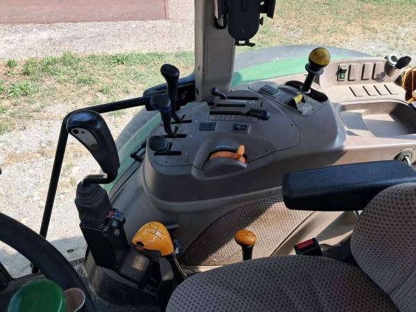 Трактор John Deere 5115M (2015)
