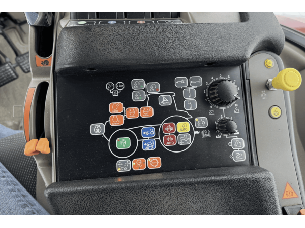Трактор Case IH OPTUM 300 CVX (2019)