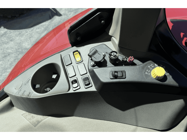 Трактор Case IH OPTUM 300 CVX (2019)