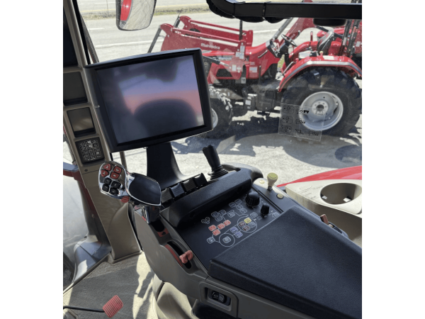 Трактор Case IH OPTUM 300 CVX (2019)