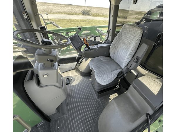 Самоходный опрыскиватель John Deere R4045 (2017)