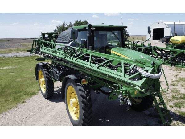 Самоходный опрыскиватель John Deere R4045 (2017)