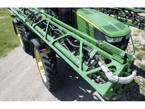 Самоходный опрыскиватель John Deere R4045 (2017)
