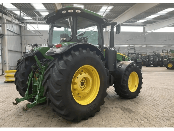 Трактор John Deere 8360R (2012)