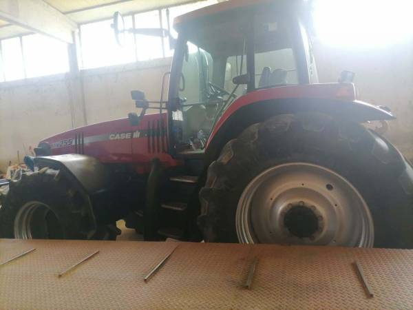 Трактор Case IH MAGNUM MX 255 (2005)