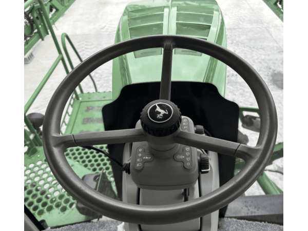Самоходный опрыскиватель John Deere R4030 (2014)