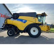Комбайн New Holland CR 9070