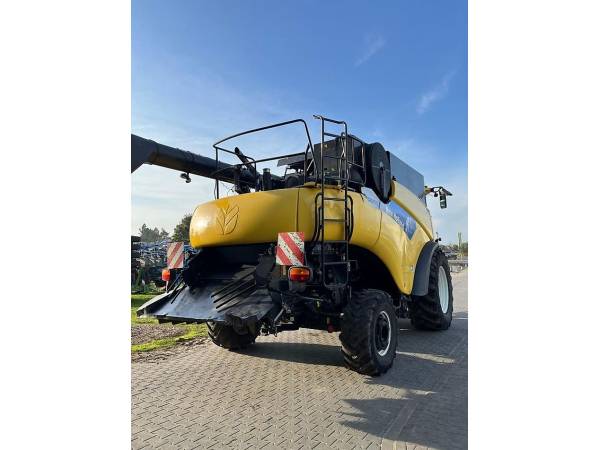 Комбайн New Holland CR 9070 (2010)