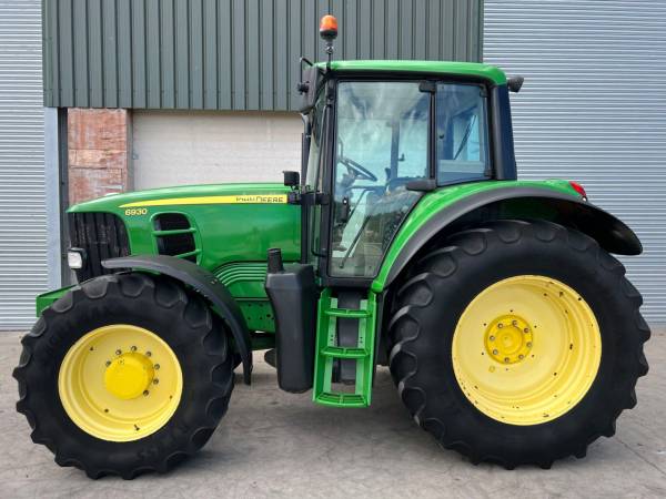Трактор John Deere 6930 (2009)