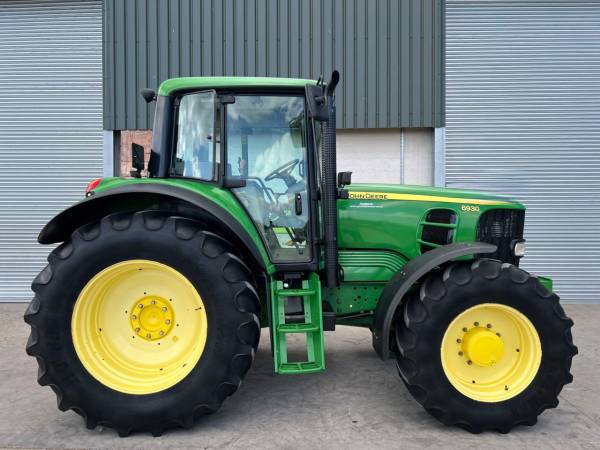 Трактор John Deere 6930 (2009)