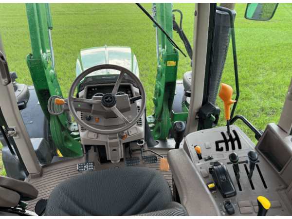 Трактор John Deere 6115M (2014)