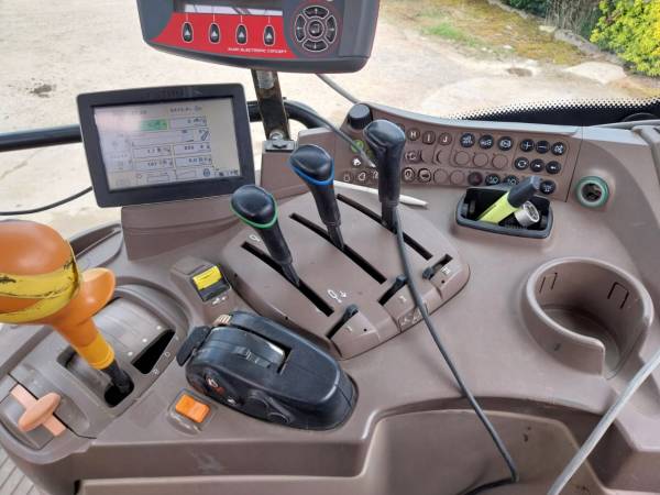 Трактор John Deere 6130R (2013)