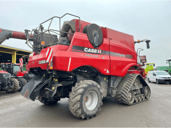 Комбайн Case IH Axial-Flow 8230 (2014)
