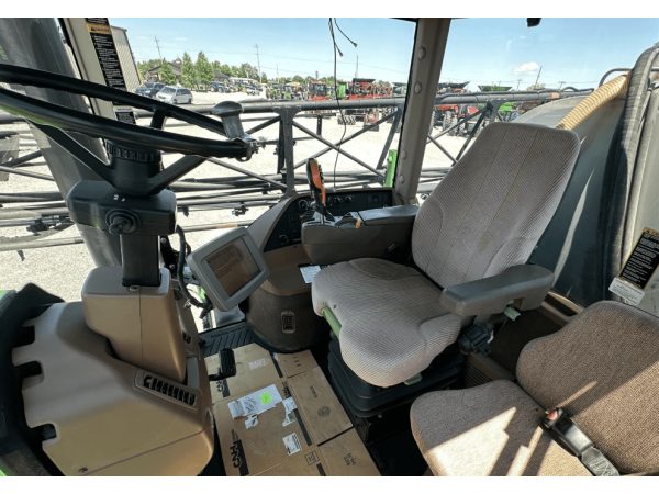 Самохідний обприскувач John Deere 4730 (2012)
