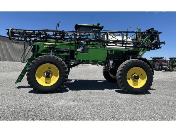 Самохідний обприскувач John Deere 4730 (2012)