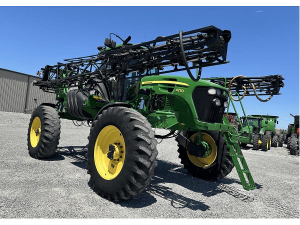 Самохідний обприскувач John Deere 4730 (2012)