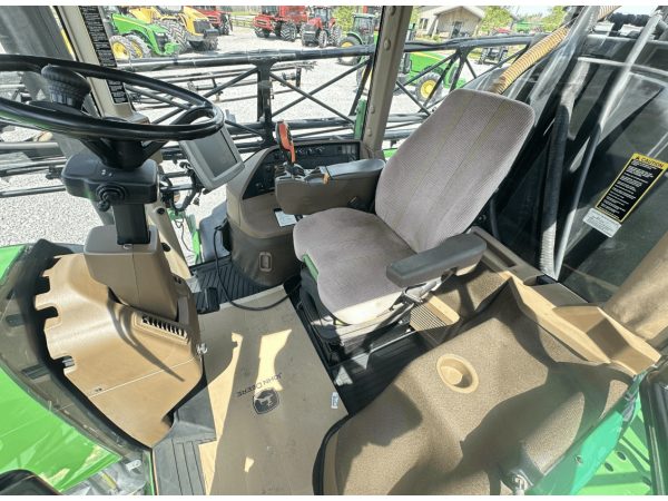 Самохідний обприскувач John Deere 4730 (2011)