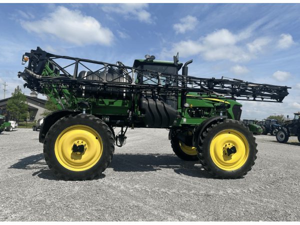 Самохідний обприскувач John Deere 4730 (2011)