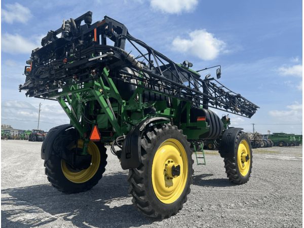 Самохідний обприскувач John Deere 4730 (2011)