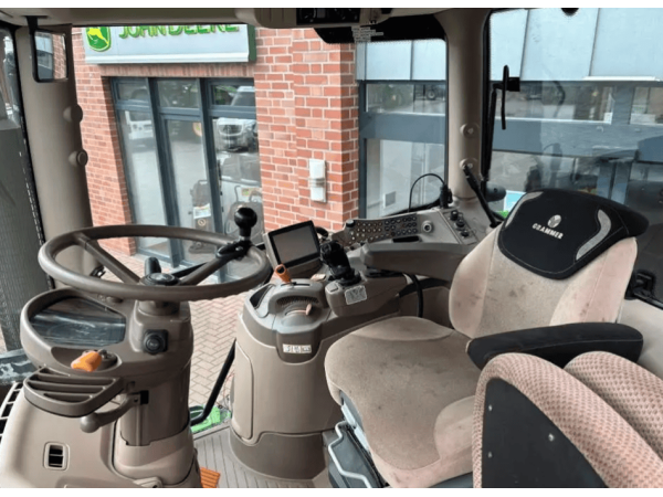 Трактор John Deere 6210R (2012)