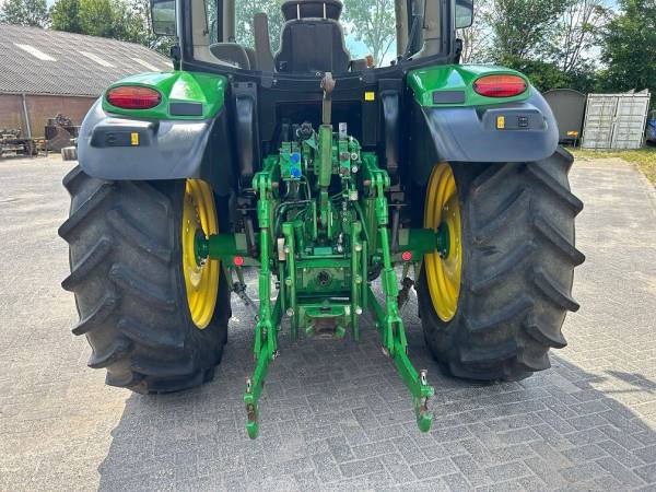 Трактор John Deere 6115R (2013)