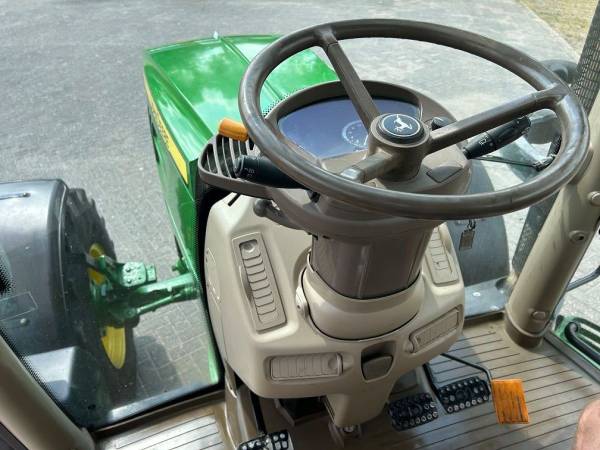 Трактор John Deere 6115R (2013)