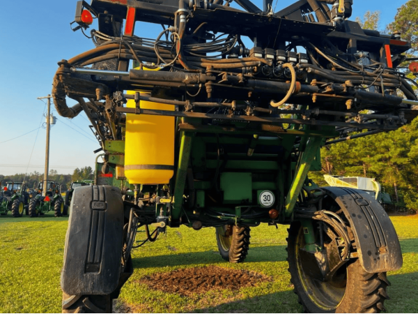 Самохідний обприскувач John Deere 4730 (2009)