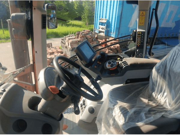 Трактор Claas Axion 830 (2015)