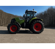 Трактор Claas Axion 830