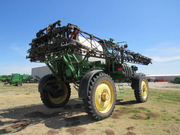 Самохідний обприскувач John Deere 4830 (2012)