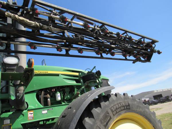 Самохідний обприскувач John Deere 4830 (2012)