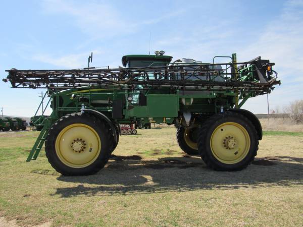 Самохідний обприскувач John Deere 4830 (2012)