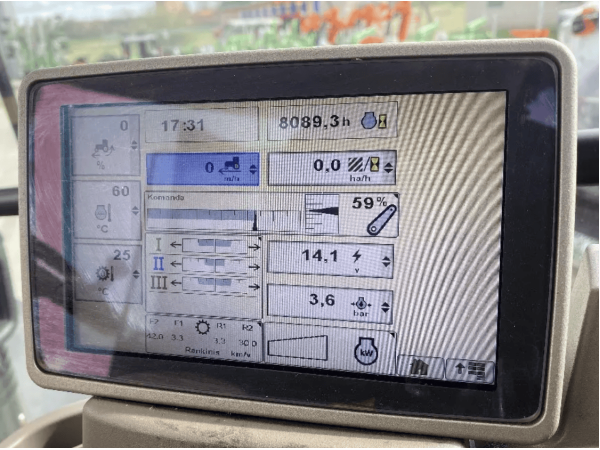 Трактор John Deere 6210 R (2012)