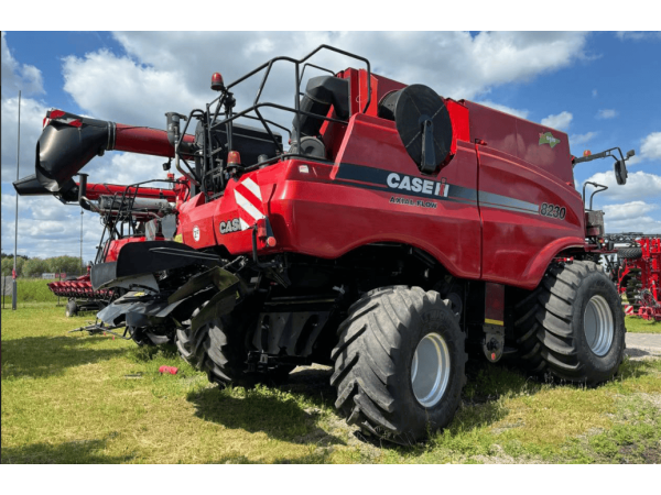 Комбайн Case IH 8230 (2014)