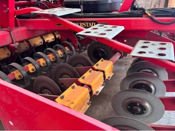 Посівний комплекс Vaderstad Rapid 400C (2018)