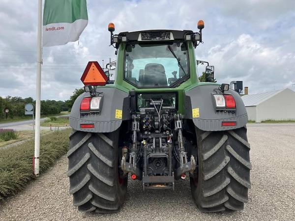 Траткор Fendt 828 VARIO S4 (2016)