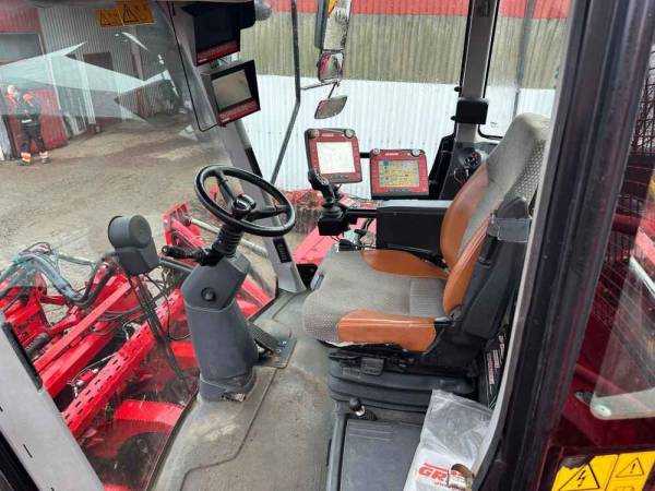 Бурякозбиральний комбайн Grimme Maxtron 620 (2010)