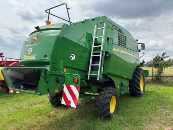 Комбайн John Deere W330 (2015)