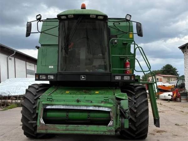 Комбайн John Deere 2264 (1997)