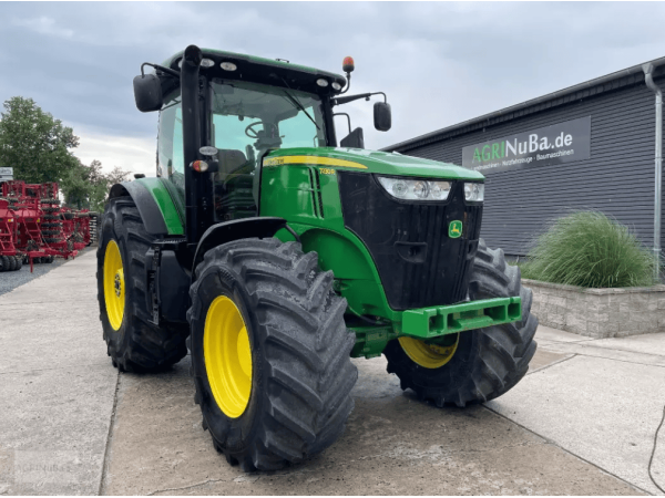  Трактор John Deere 7230R (2012)